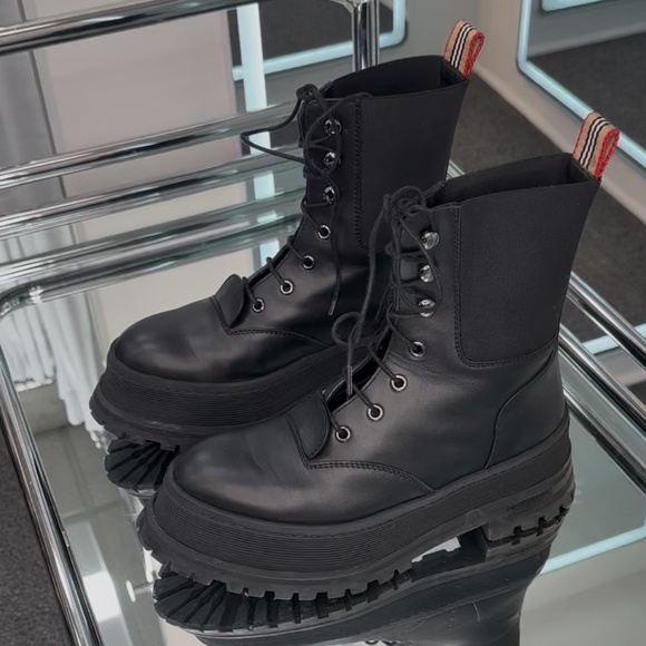 Burberry Shoes - Burberry Boot